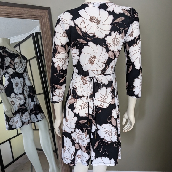 Wrap dress - Picture 3 of 4